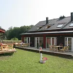 Pensionat Island 4*