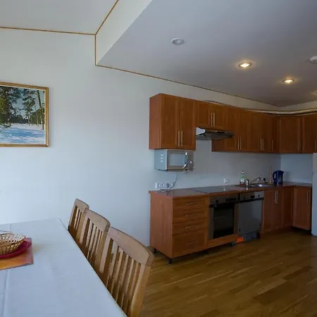 Island Pensjonat 4*